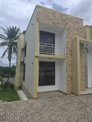 5bdrm Apartment in Salasala, Mbezi Beach for rent