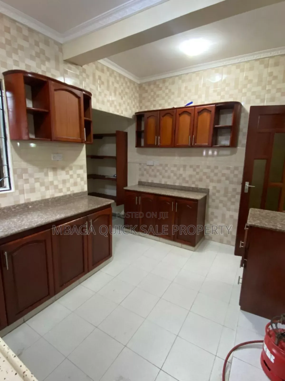 5bdrm Apartment in Salasala, Mbezi Beach for rent