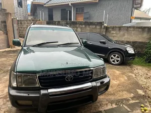 Toyota Land Cruiser 2005 Green
