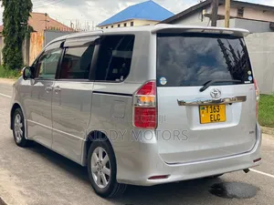 Toyota Noah 2008 Silver