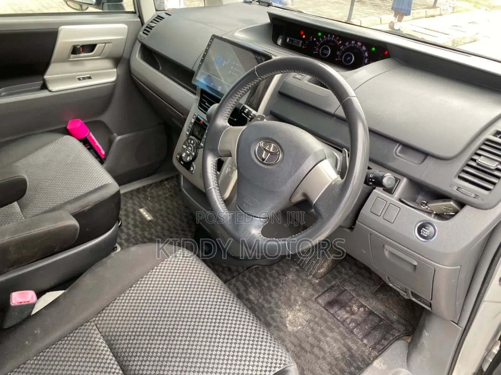Toyota Noah 2008 Silver