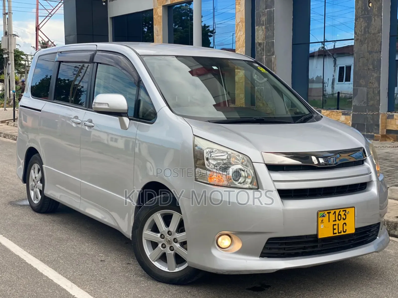 Toyota Noah 2008 Silver