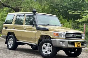Toyota Land Cruiser 2010 Beige