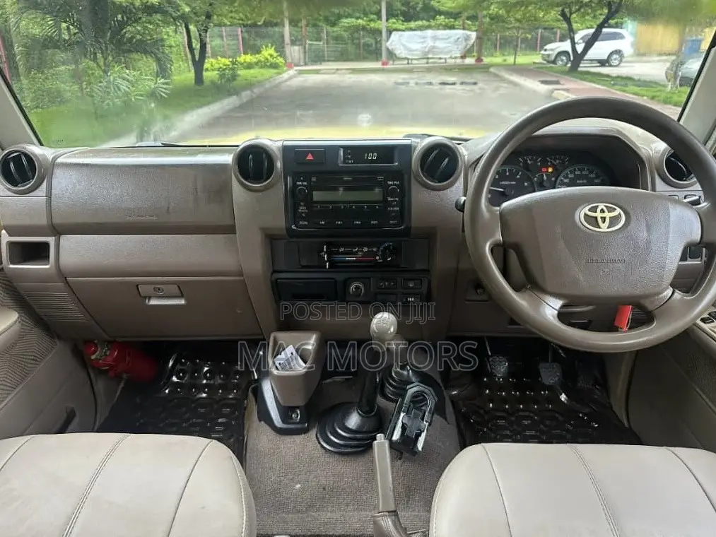 Toyota Land Cruiser 2010 Beige