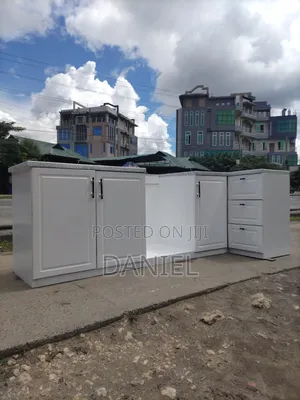 Kitchen Carbinate Kubwa Futi 8 Nyeupe