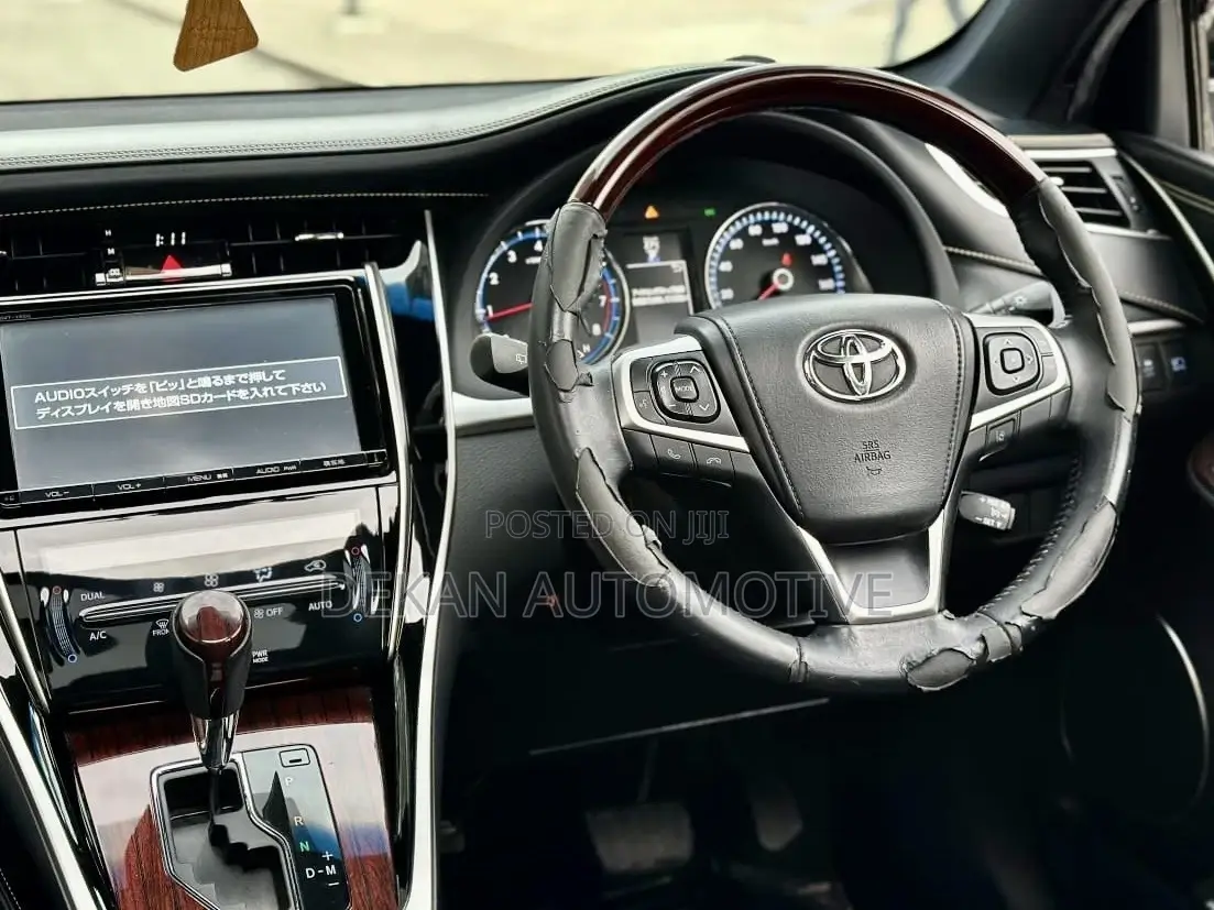 Toyota Harrier 2.5 Hybrid 4WD 2015 Black