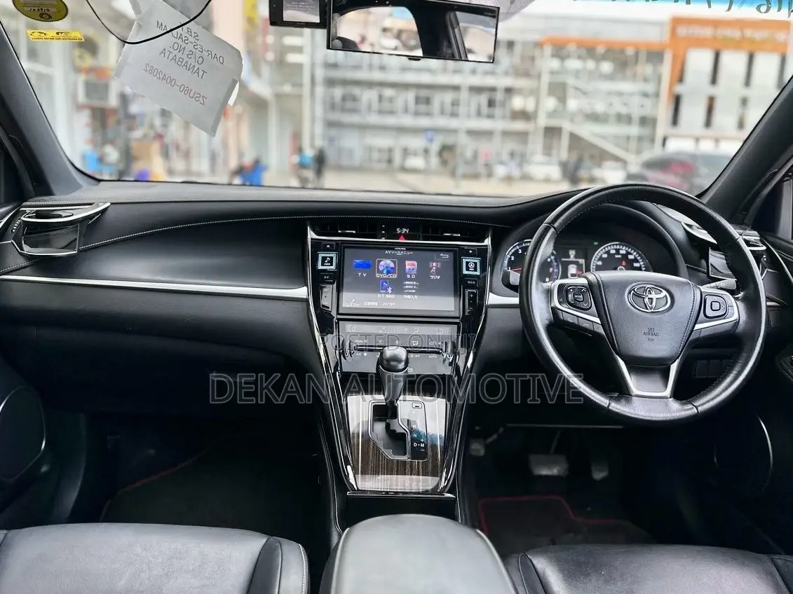 Toyota Harrier 2.5 Hybrid 4WD 2015 Black