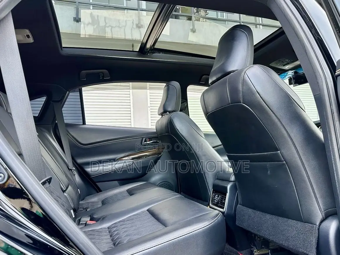 Toyota Harrier 2.5 Hybrid 4WD 2015 Black