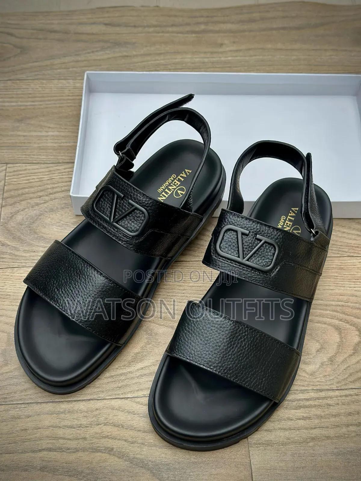 Valentino Garavani Sandals Kali Za Ngozi