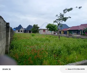 Kiwanja Sqmita 450 Kinauzwa Milioni 11 Ukonga Bombambili.