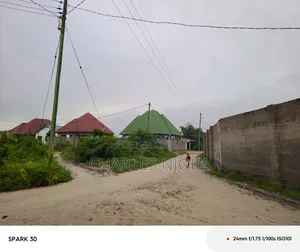 Kiwanja Sqmita 500 Kinauzwa Milioni 12.5 Ukonga Bombambili.