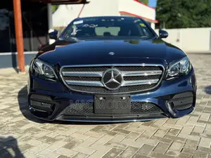 Mercedes-Benz E200 2017 Blue