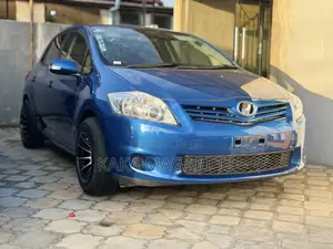 Toyota Auris 2010 Blue