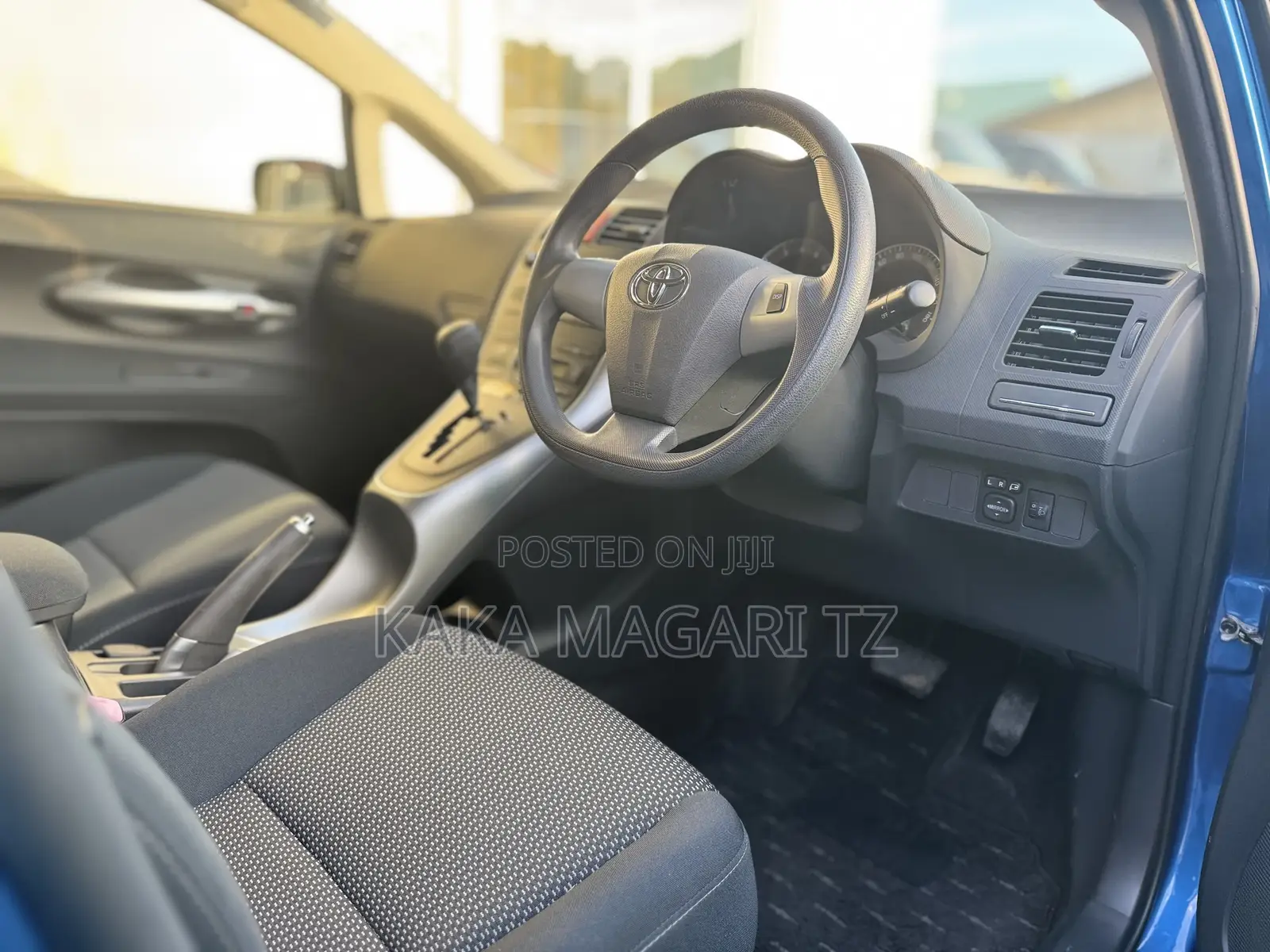 Toyota Auris 2010 Blue