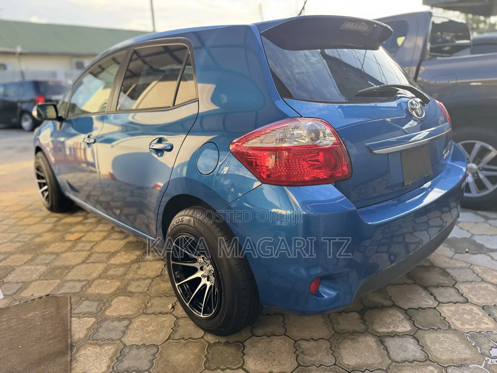 Toyota Auris 2010 Blue