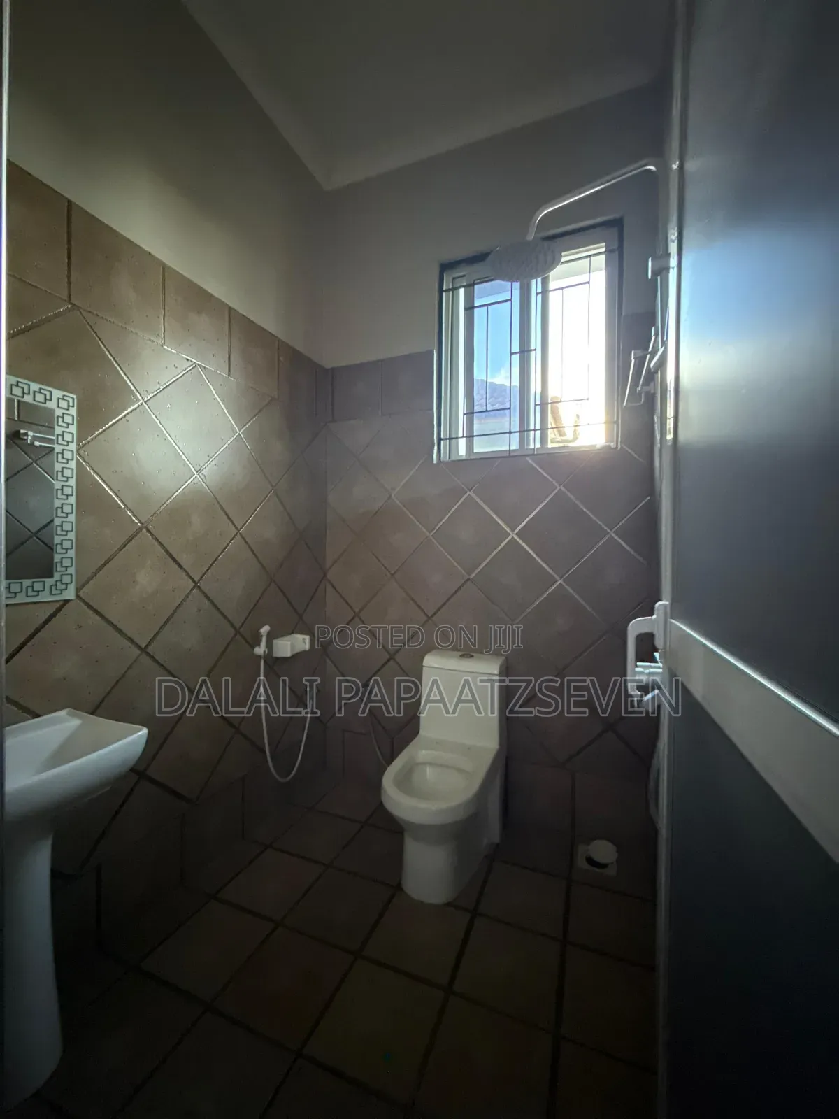 2bdrm Apartment in Dalalipapaatzseven, Bunju for rent