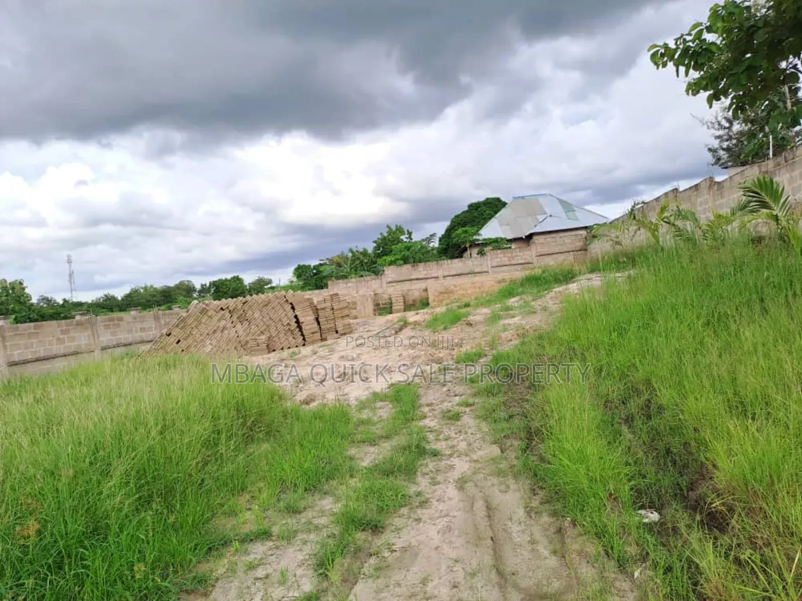 Plot for Sale at Mbezi Luguruni Area SQM 1000 Million 80