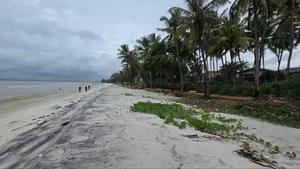 8bdrm House in Mbezibeach for sale