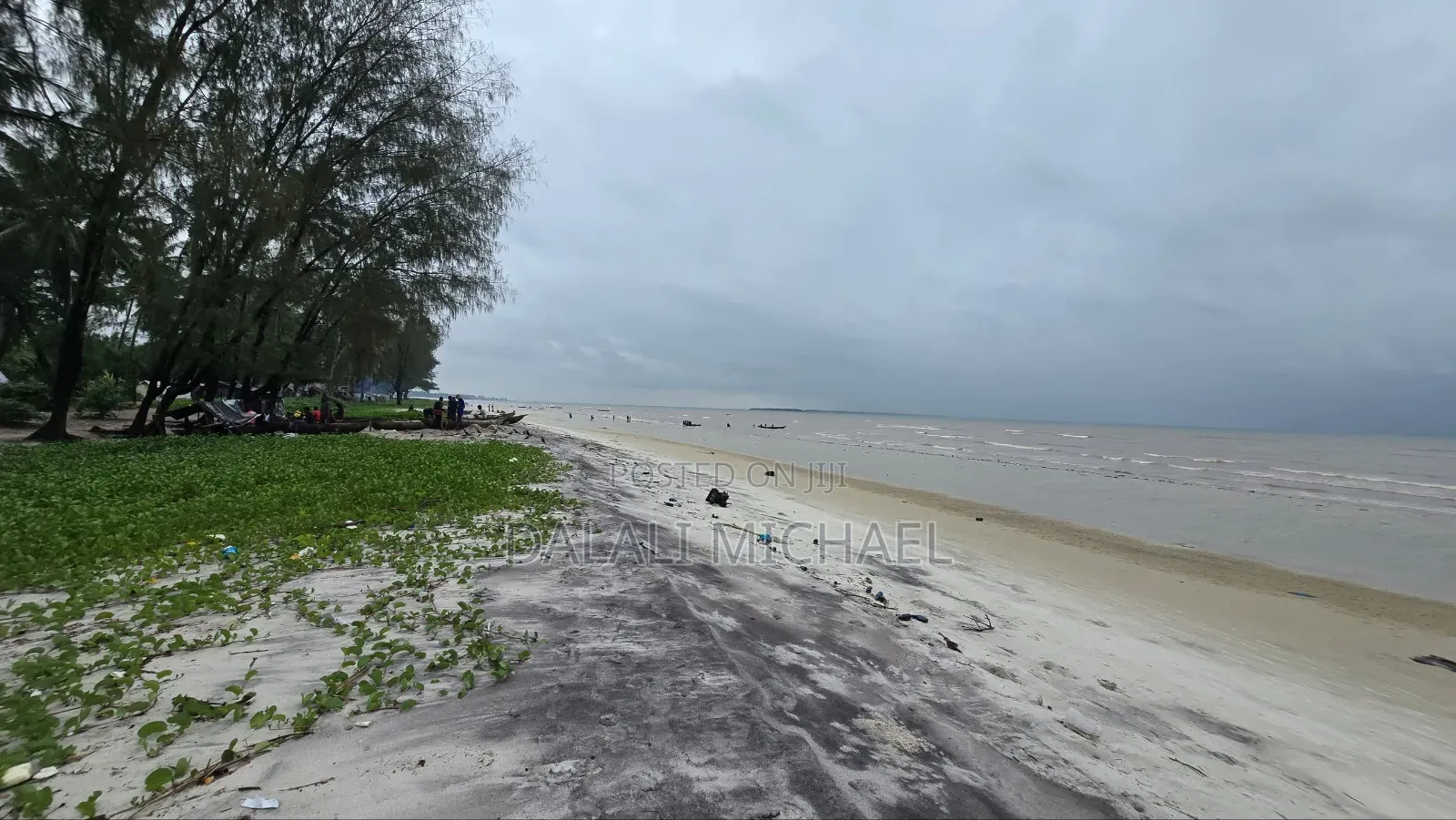 8bdrm House in Mbezibeach for sale