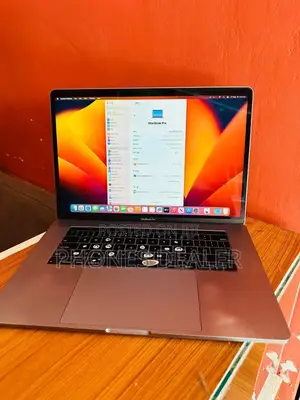 Laptop Apple MacBook Pro 2019 16GB Intel Core I7 SSD 256GB