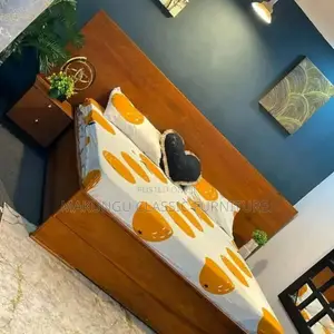 Luxurious Bed Size 5/6 With Sides