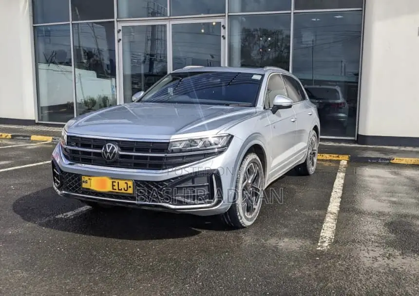 Volkswagen Touareg 2023 Silver