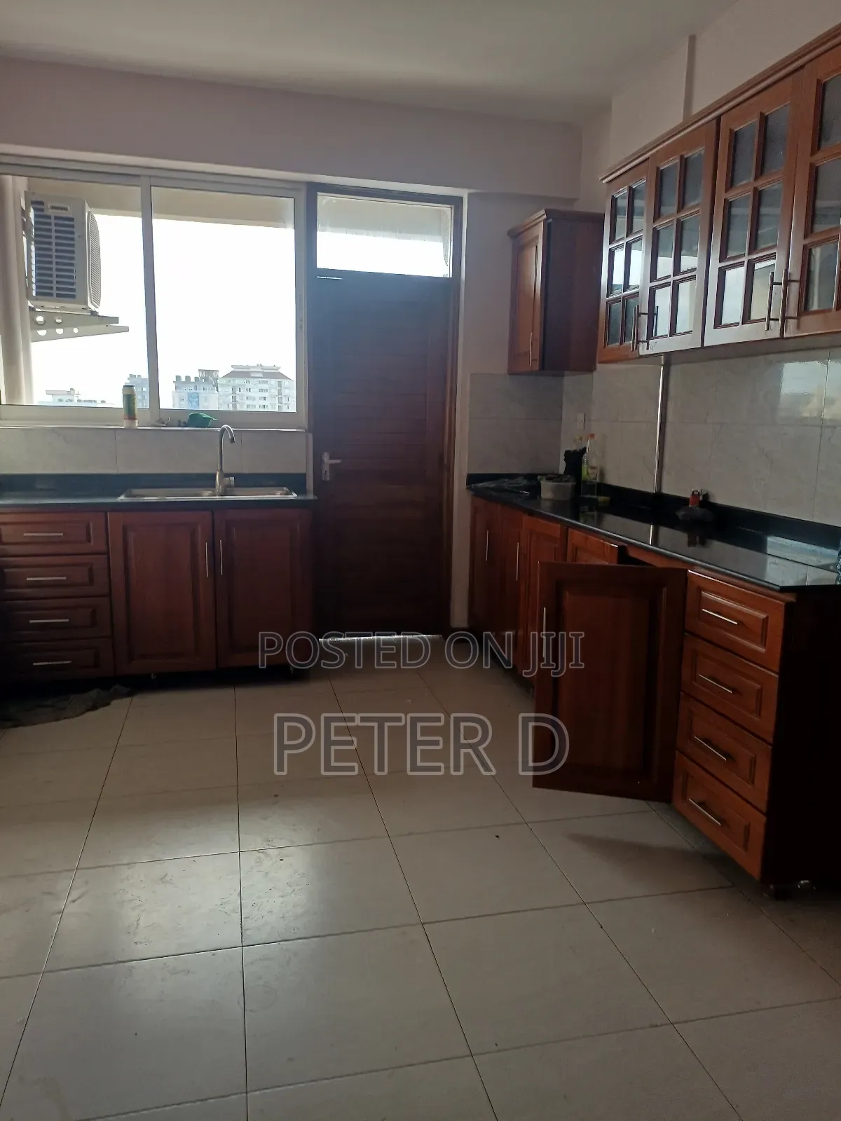 3bdrm Apartment in Kariakoo for rent
