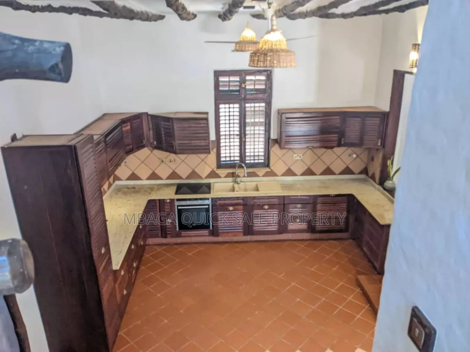 5bdrm House in Mbez Beach, Mbezi for sale