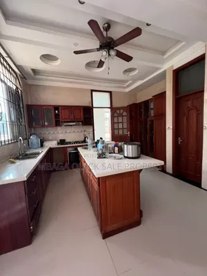 Furnished 6bdrm House in Mbezi Beach, Kigamboni for sale