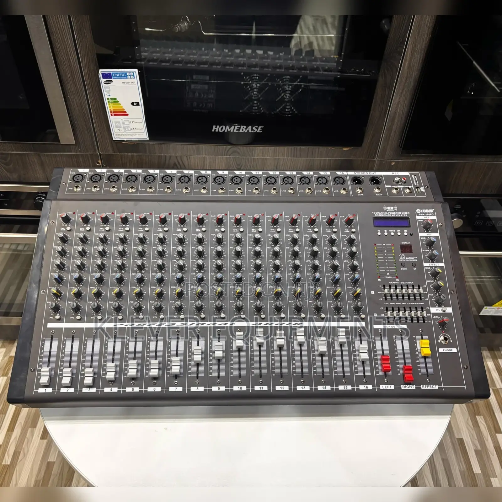 Yamaha 16channel Power Mixer PMX-1608d