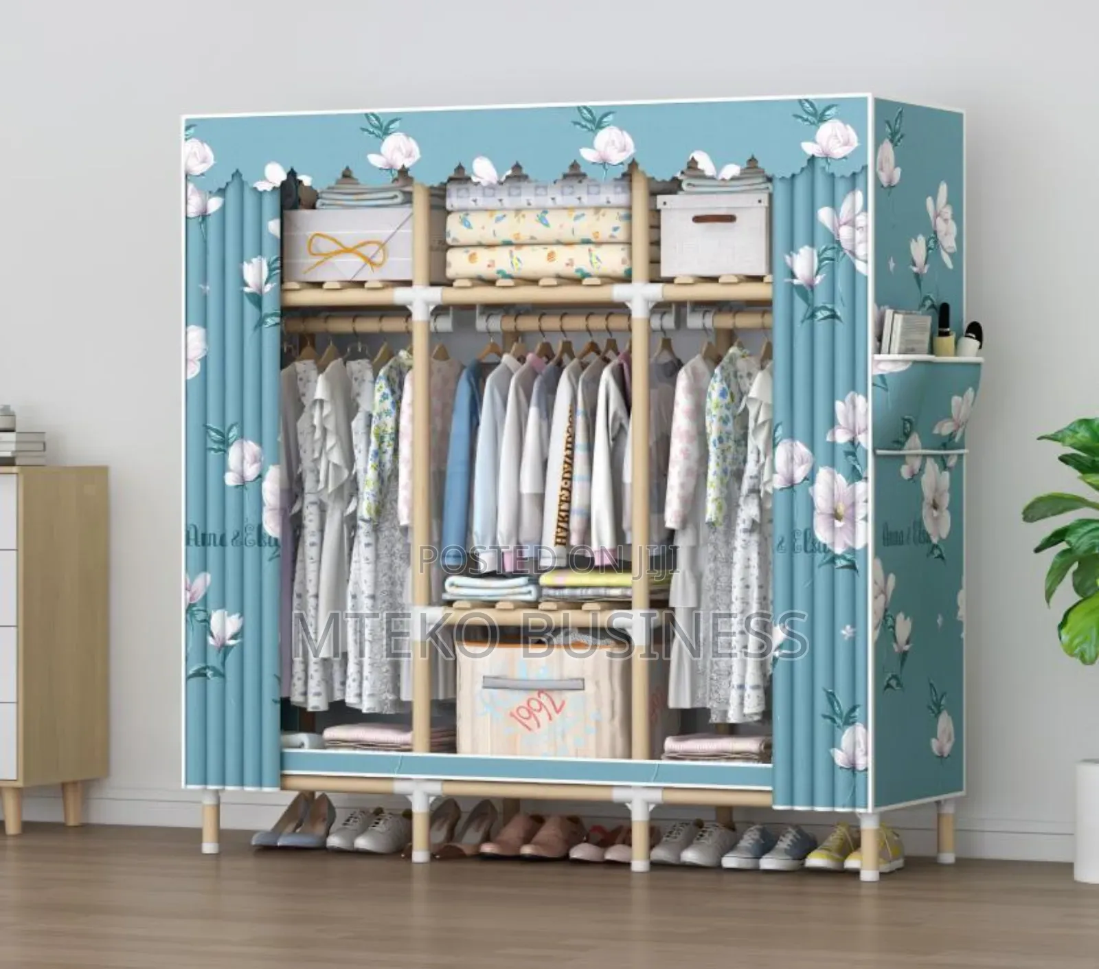 Wardrobe Wood TSH 90,000