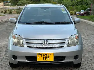 Toyota IST 2003 Silver