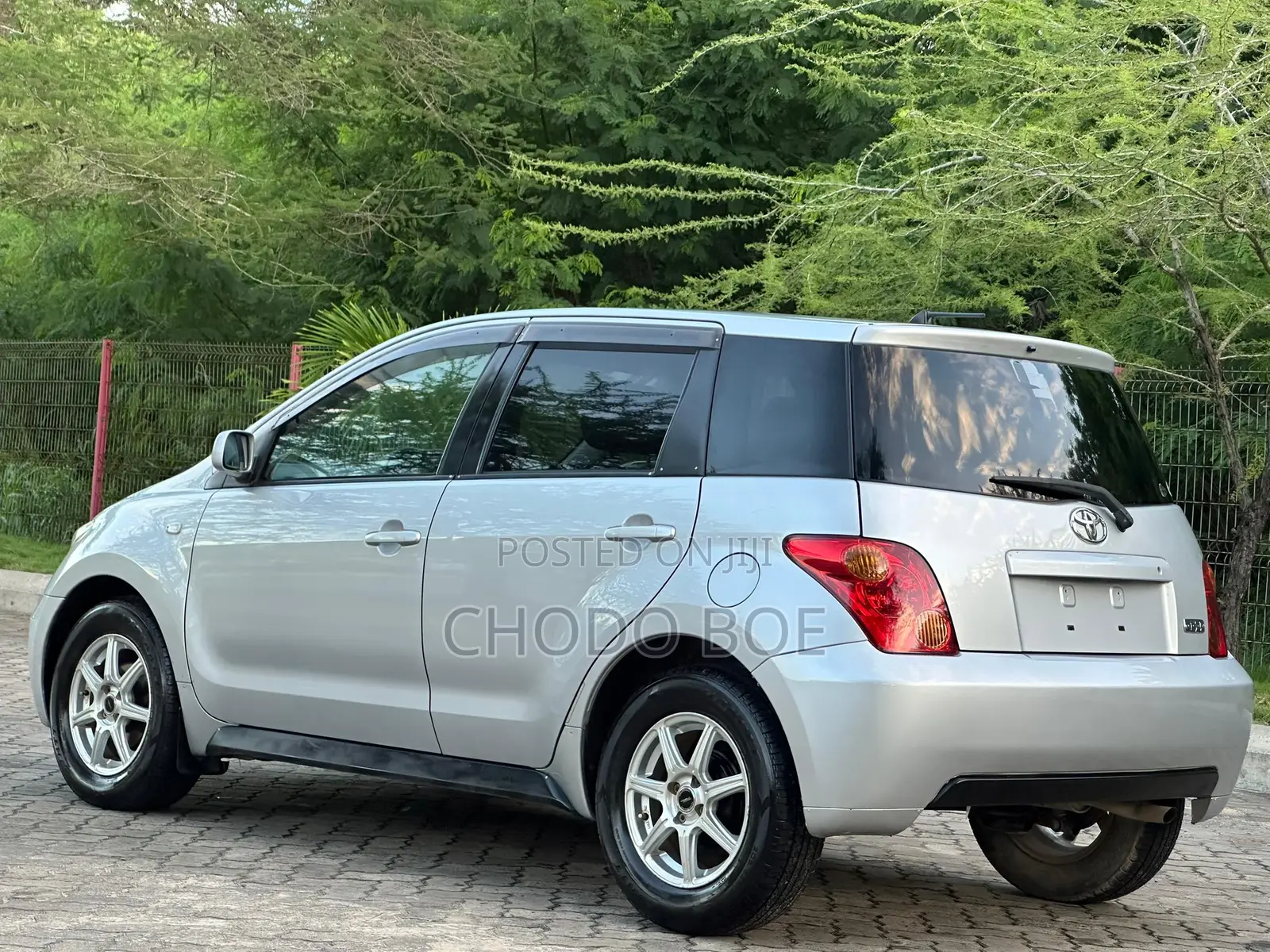 Toyota IST 2003 Silver