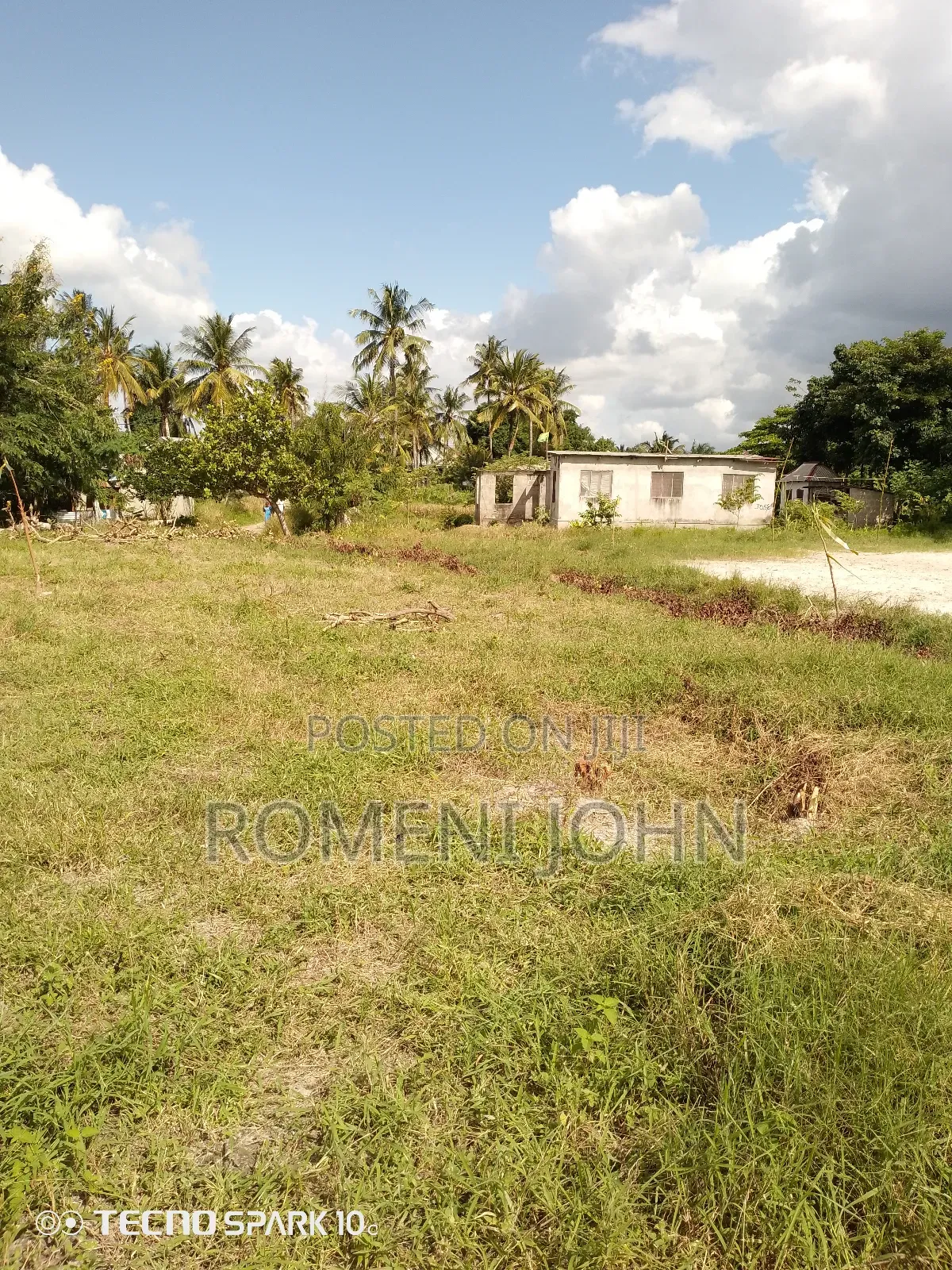 Kiwanja Mita 15 Kwa Mita 14 Kinauzwa Milioni 4.7 Bombambili.