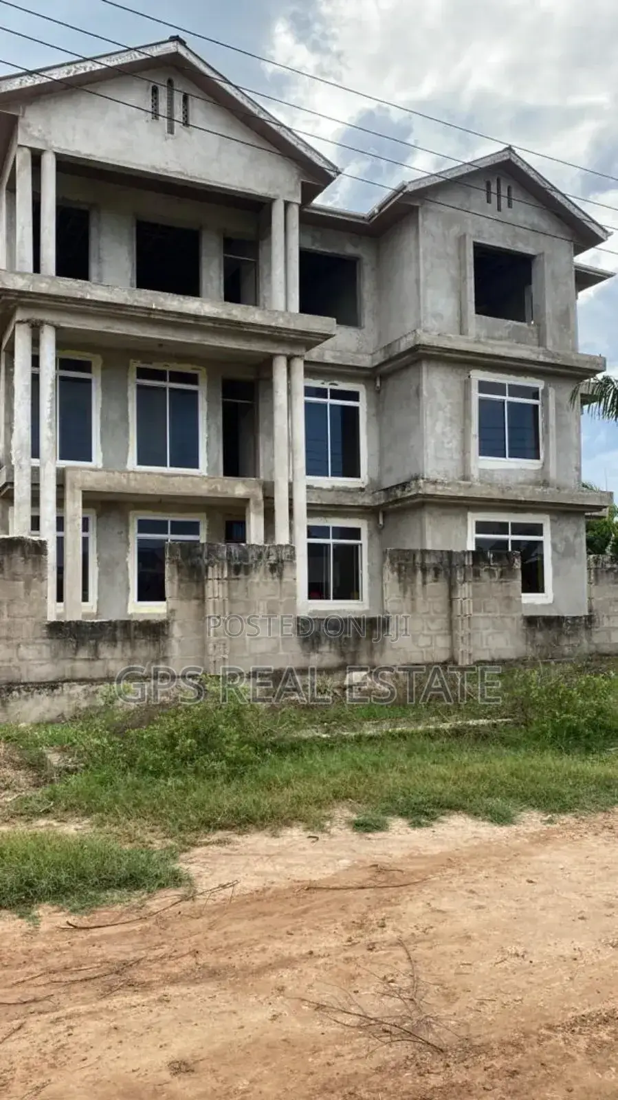 3bdrm Apartment in Mbweni Jkt, Kinondoni for sale