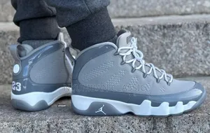Air Jordan 9 Retro