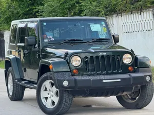 Jeep Wrangler Sahara 2010 Green