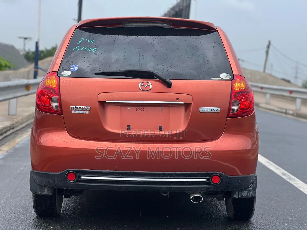 Mazda Verisa 2009 Orange