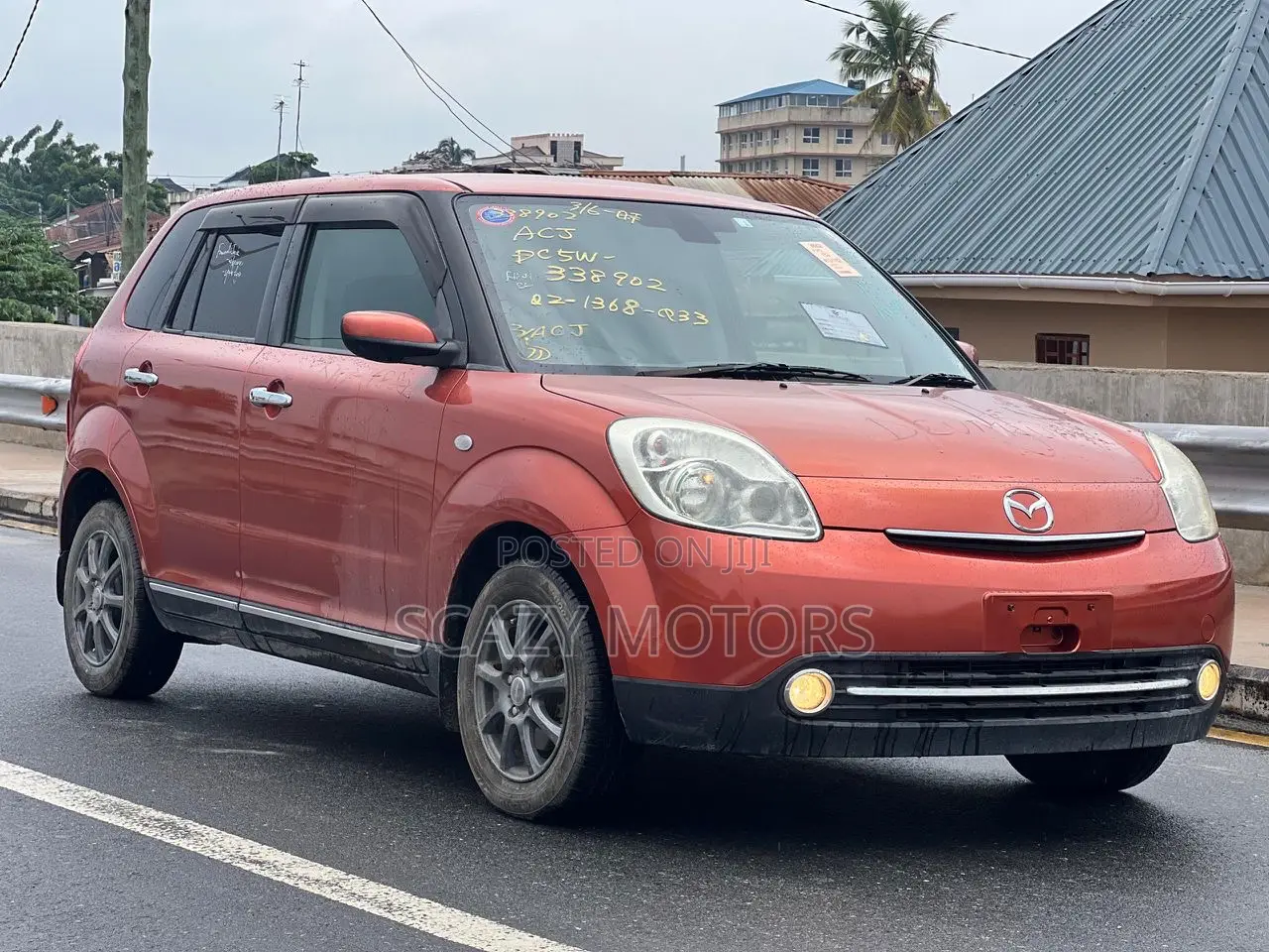Mazda Verisa 2009 Orange