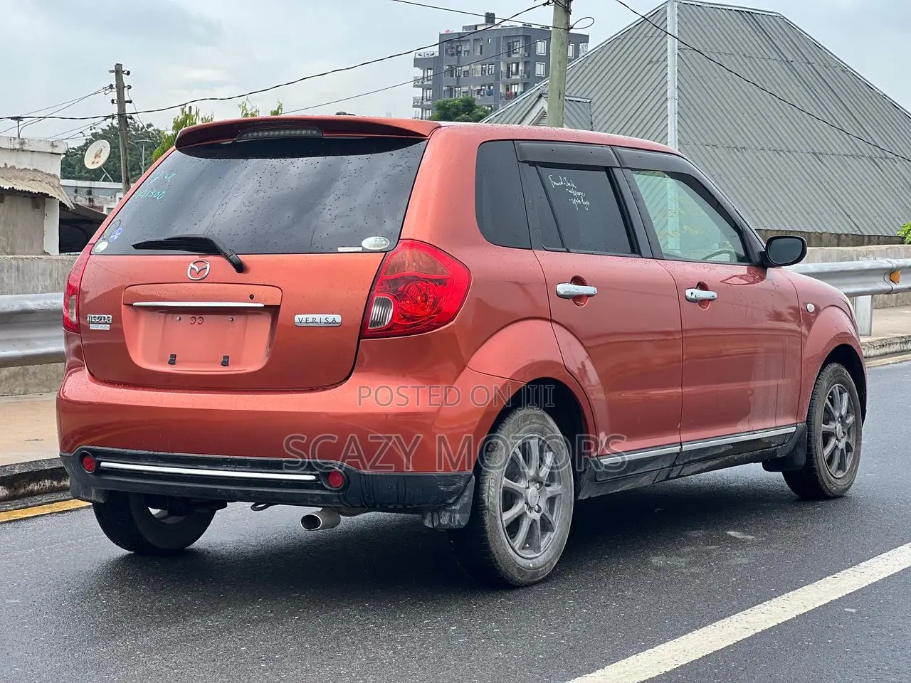 Mazda Verisa 2009 Orange