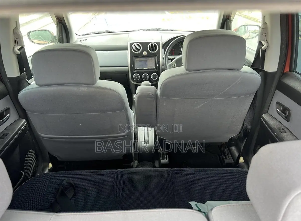 Mazda Verisa 2009 Orange