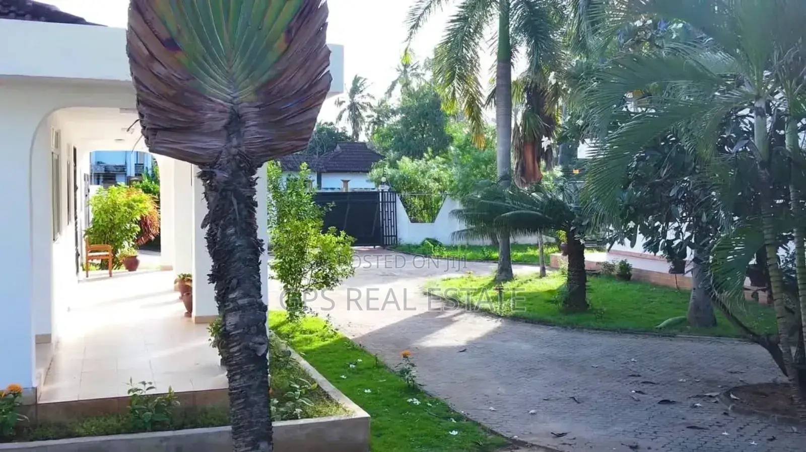 8bdrm House in Mbezi Beach, Kinondoni for sale