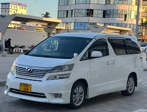 Toyota Vellfire 2011 White