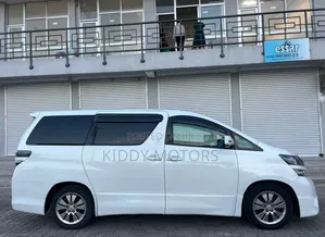 Toyota Vellfire 2011 White