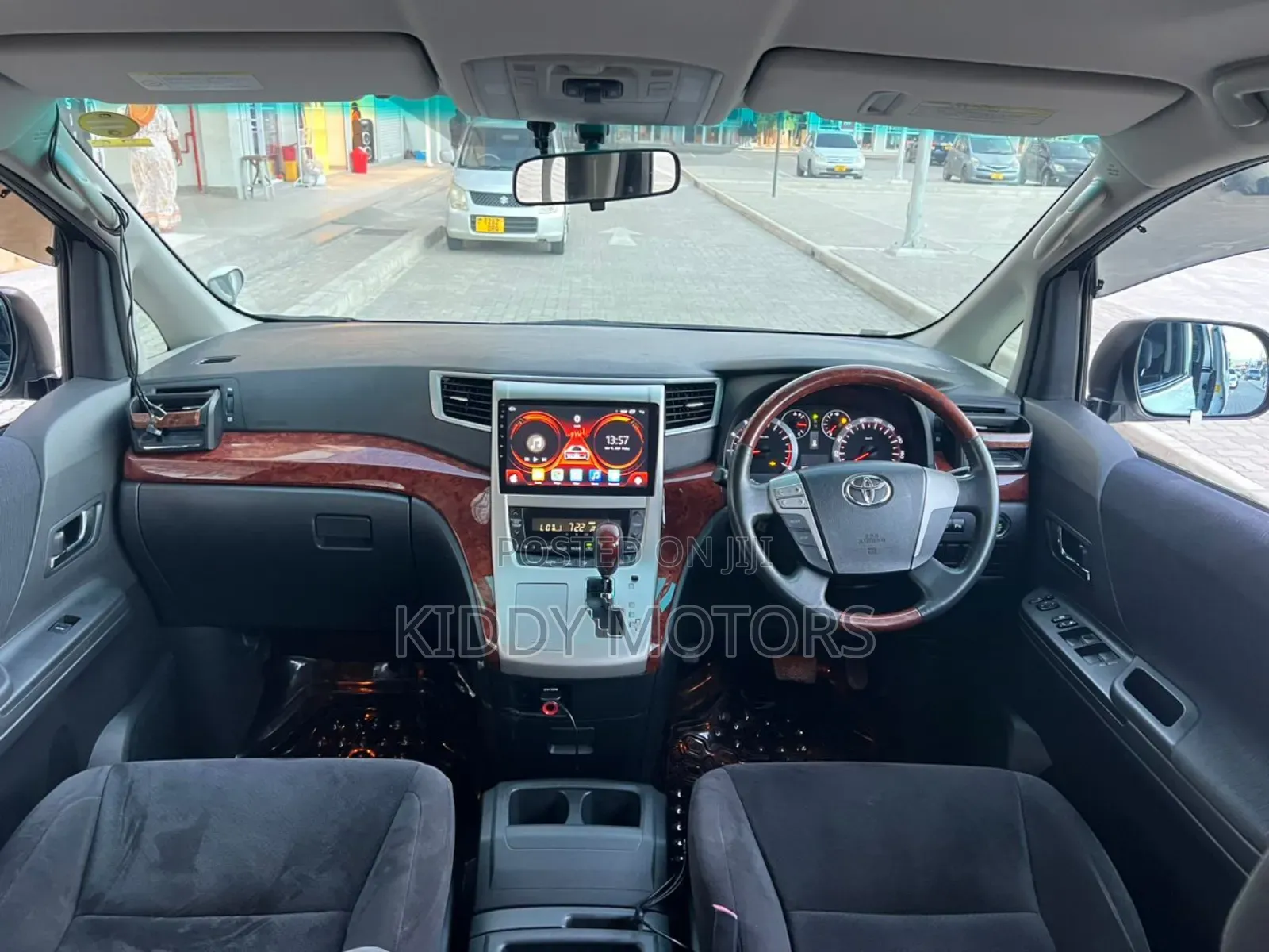 Toyota Vellfire 2011 White