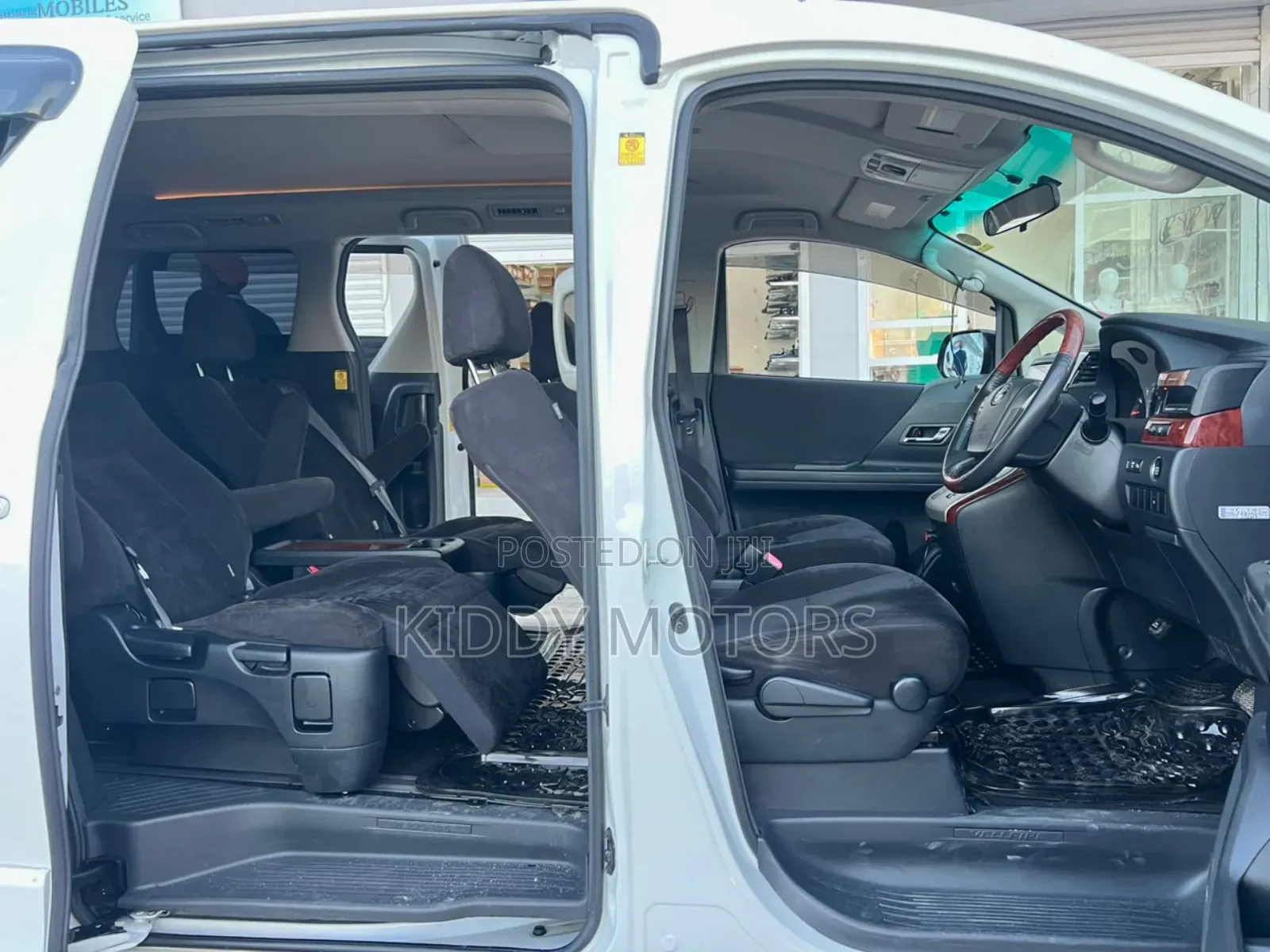 Toyota Vellfire 2011 White
