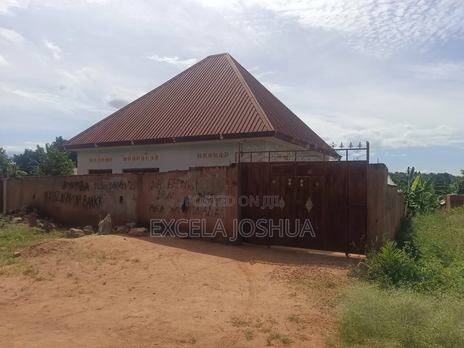 3bdrm House in Excela Joshua, Kibirizi for sale