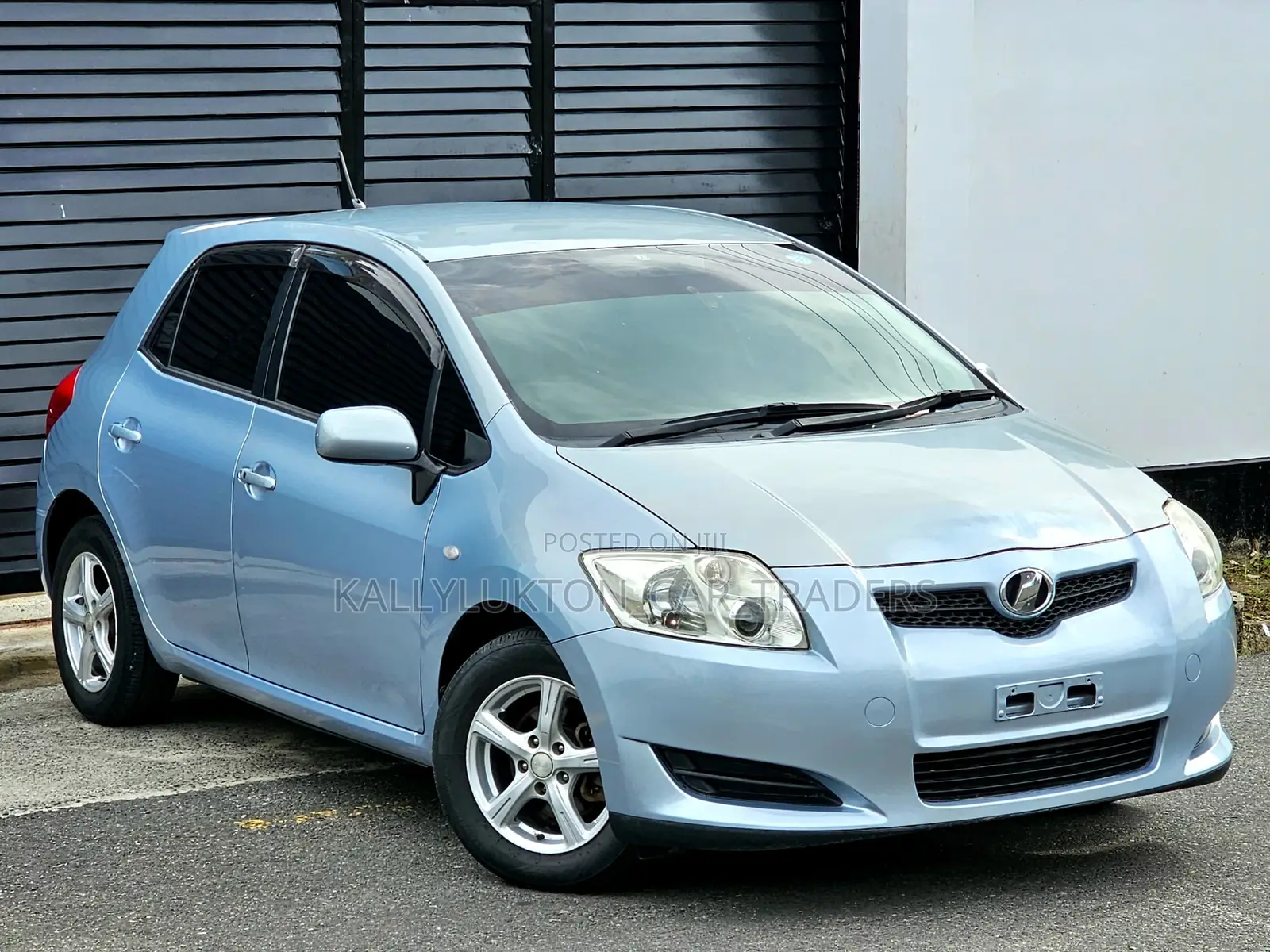 Toyota Auris 2010 Blue