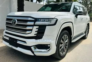 New Toyota Land Cruiser 2023 Pearl