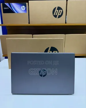 New Laptop HP 250 G10 8GB Intel Core I5 SSD 512GB